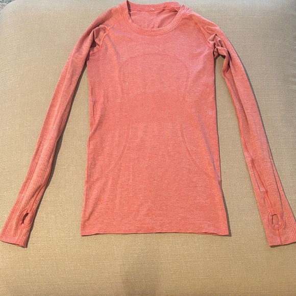 Lululemon Long Sleeve Swiftly Tech - Picture 1 of 2